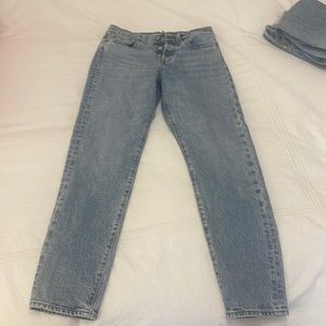 Levi wedgie jeans size 25. Worn maybe twice. Straighter leg and high waist!